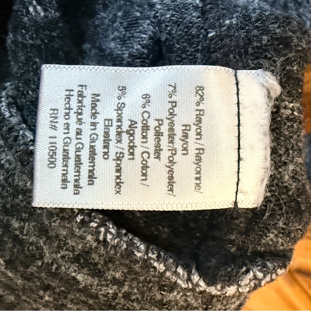 Laila Jayde Pullover Sweater - Picture 5 of 6